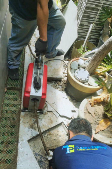 residential and commercial drainage declogging services near you—professional team unclogging toilet, sink, and main line fast