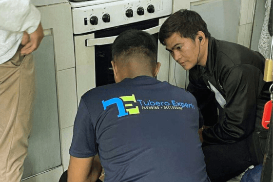 "Tubero in Cavite fixing underground leak"