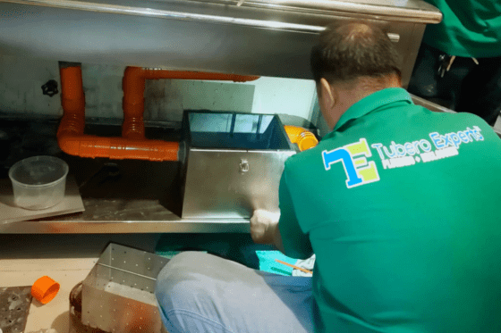 Plumber in Pampanga fixing kitchen sink