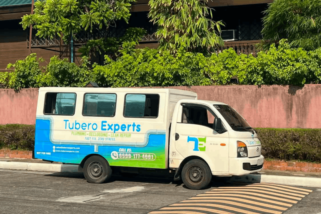 Tubero Experts plumbing and declogging service Van in BGC.