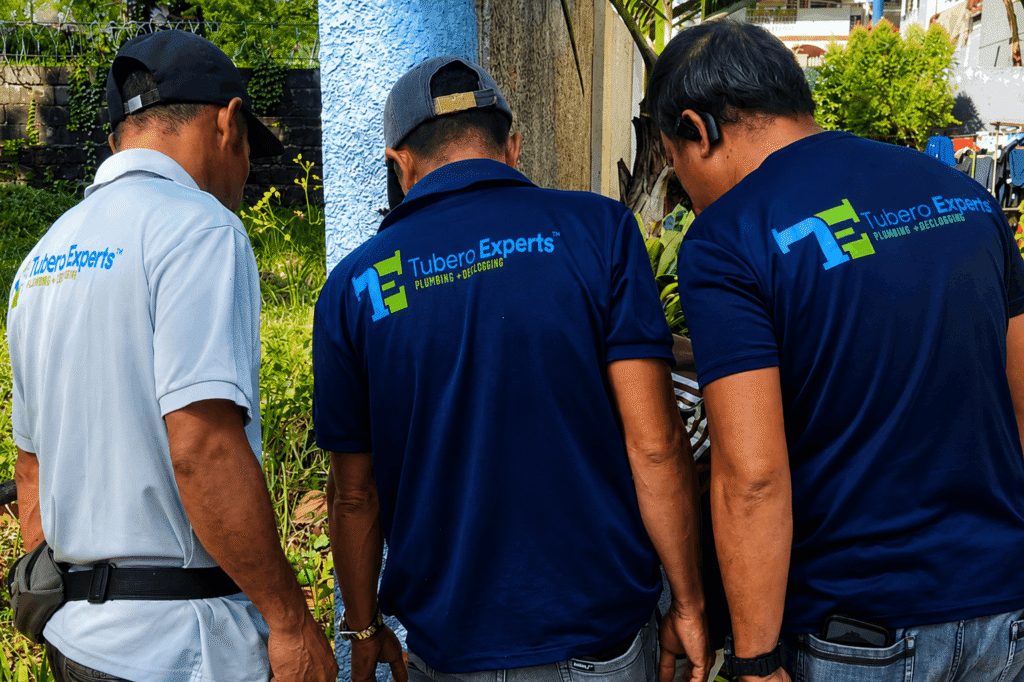 Tubero Experts plumbing team dispatched on-site for a residential plumbing and declogging service call